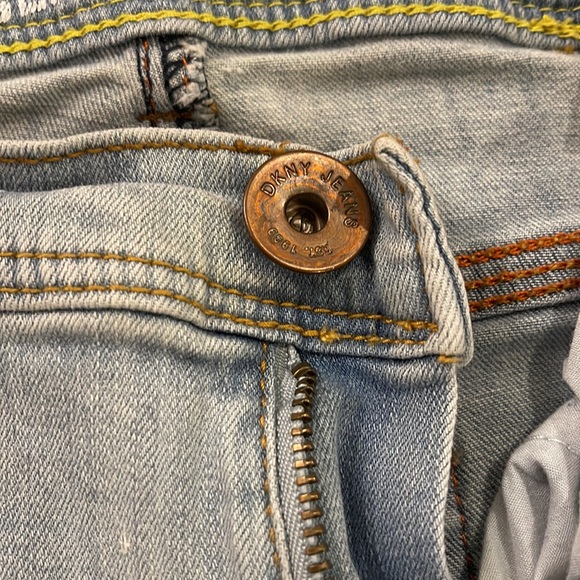 DKNY light wash jeans - Picture 3 of 6